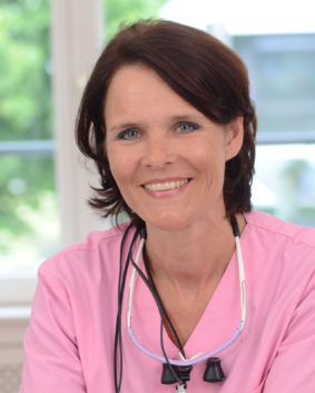 Dr. Claudia Honkomp, Zahnärztin und Zahntechnikerin